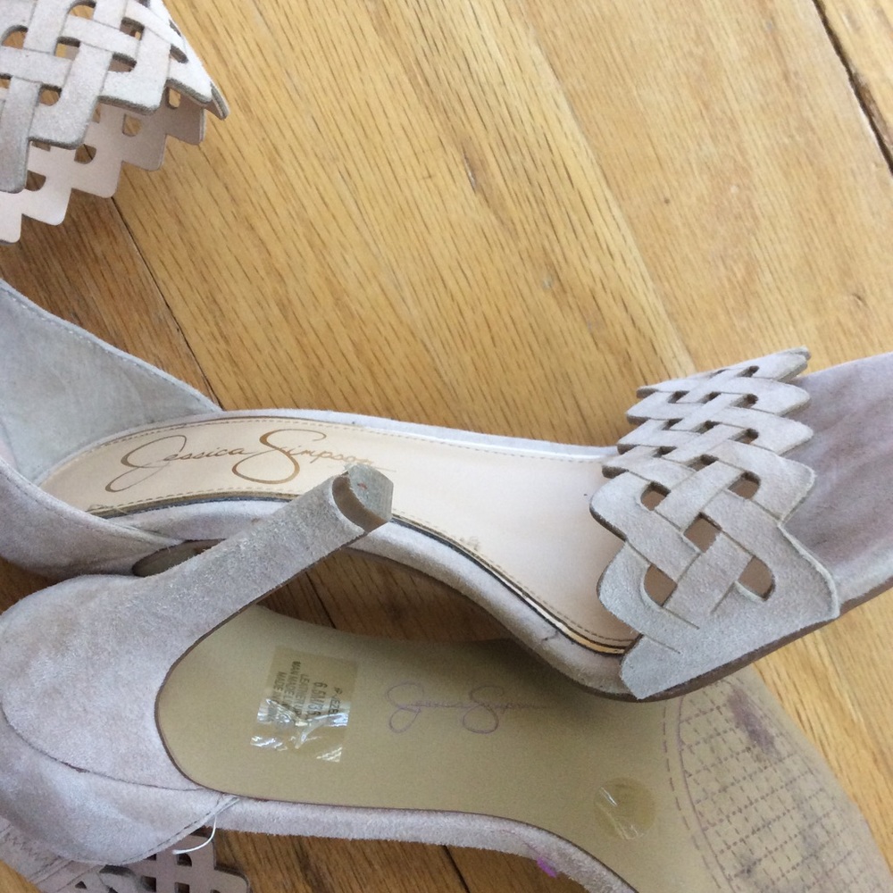 Jessica Simpson Tan ankle strap heels-like new condition - Picture 2 of 4